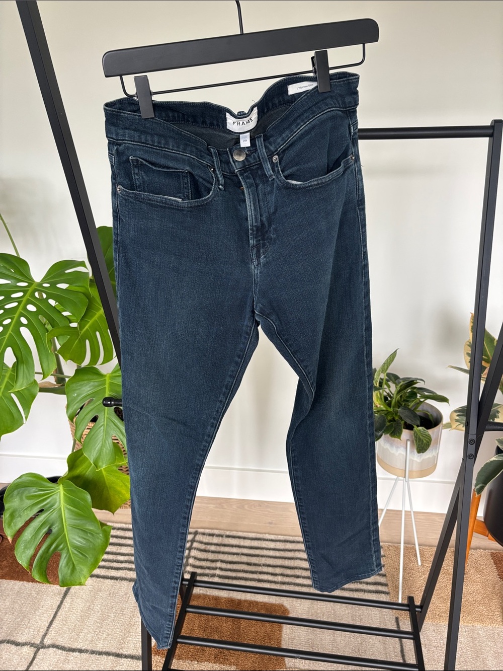 Frame Denim Jeans in Dark Indigo Wash